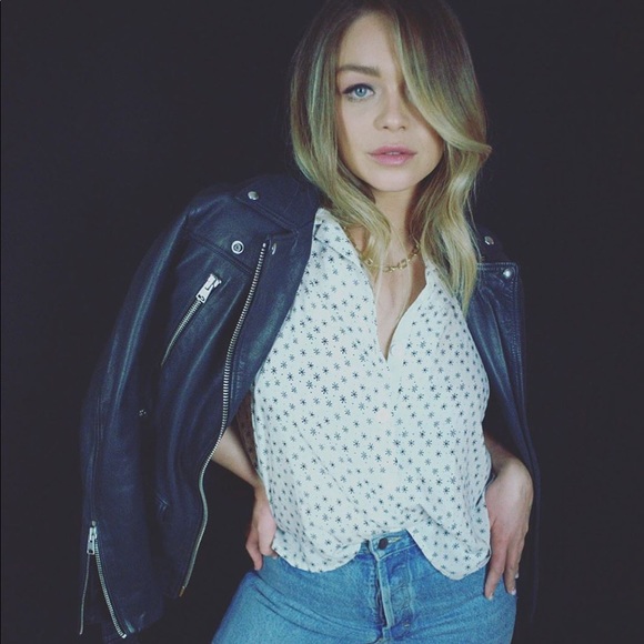 Meet your Posher, Lindsey - Picture 2 of 2